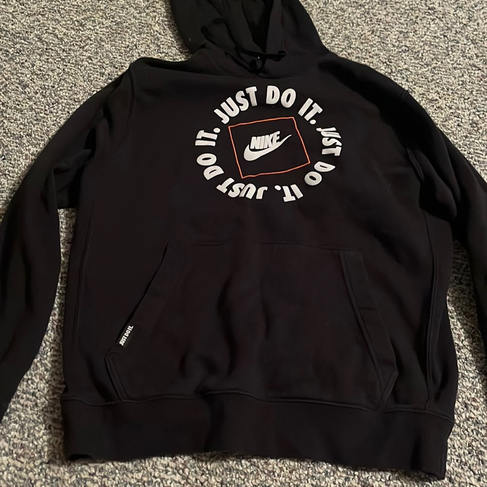Nike women’s medium sweatshirt